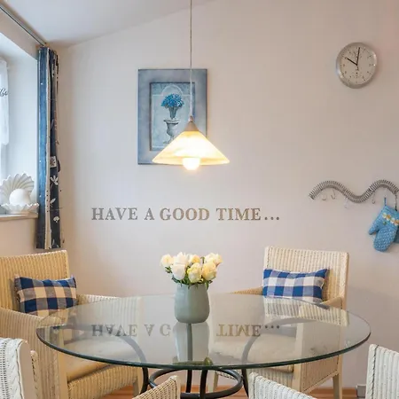 Moderne Im Seepark Apartment